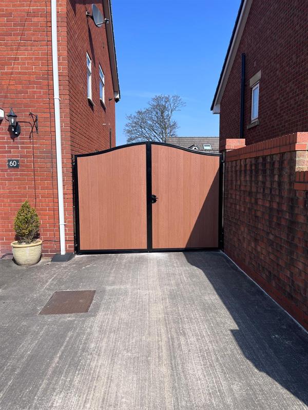 Composite Driveway Gate - Double Leaf product gallery image