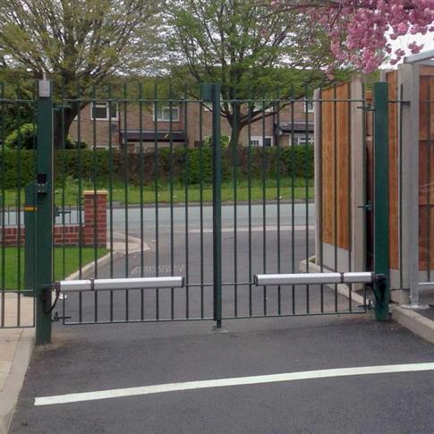 Heavy Duty Commercial Gate product gallery image